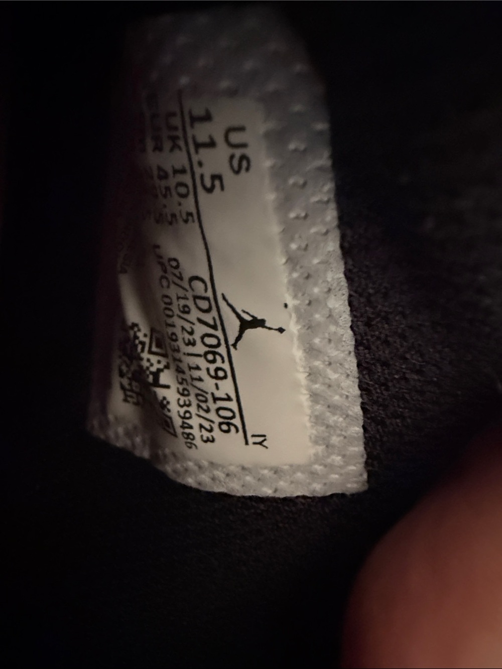 Nike MEN Red, White & Black Low-Top Sneakers - Picture 6 of 6